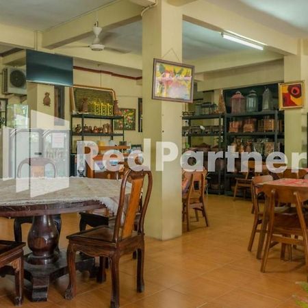 Vandhela Homestay Syariah Mitra Reddoorz Surabaya Ngoại thất bức ảnh