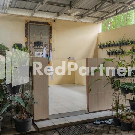 Vandhela Homestay Syariah Mitra Reddoorz Surabaya Ngoại thất bức ảnh