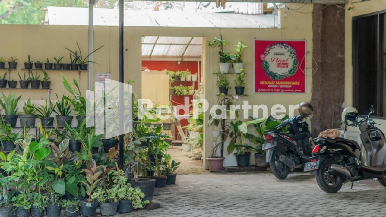 Vandhela Homestay Syariah Mitra Reddoorz Surabaya Ngoại thất bức ảnh