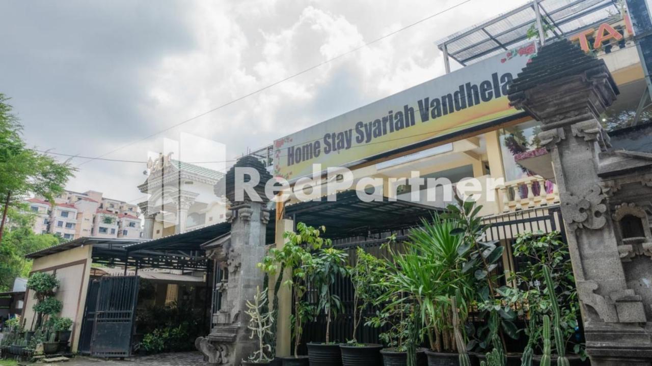 Vandhela Homestay Syariah Mitra Reddoorz Surabaya Ngoại thất bức ảnh